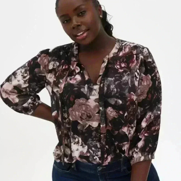 TORRID Georgette Bow Tie Blouse in "Long Stem Rose" Size 4 (26)  PtP 29 inches - Picture 1 of 15
